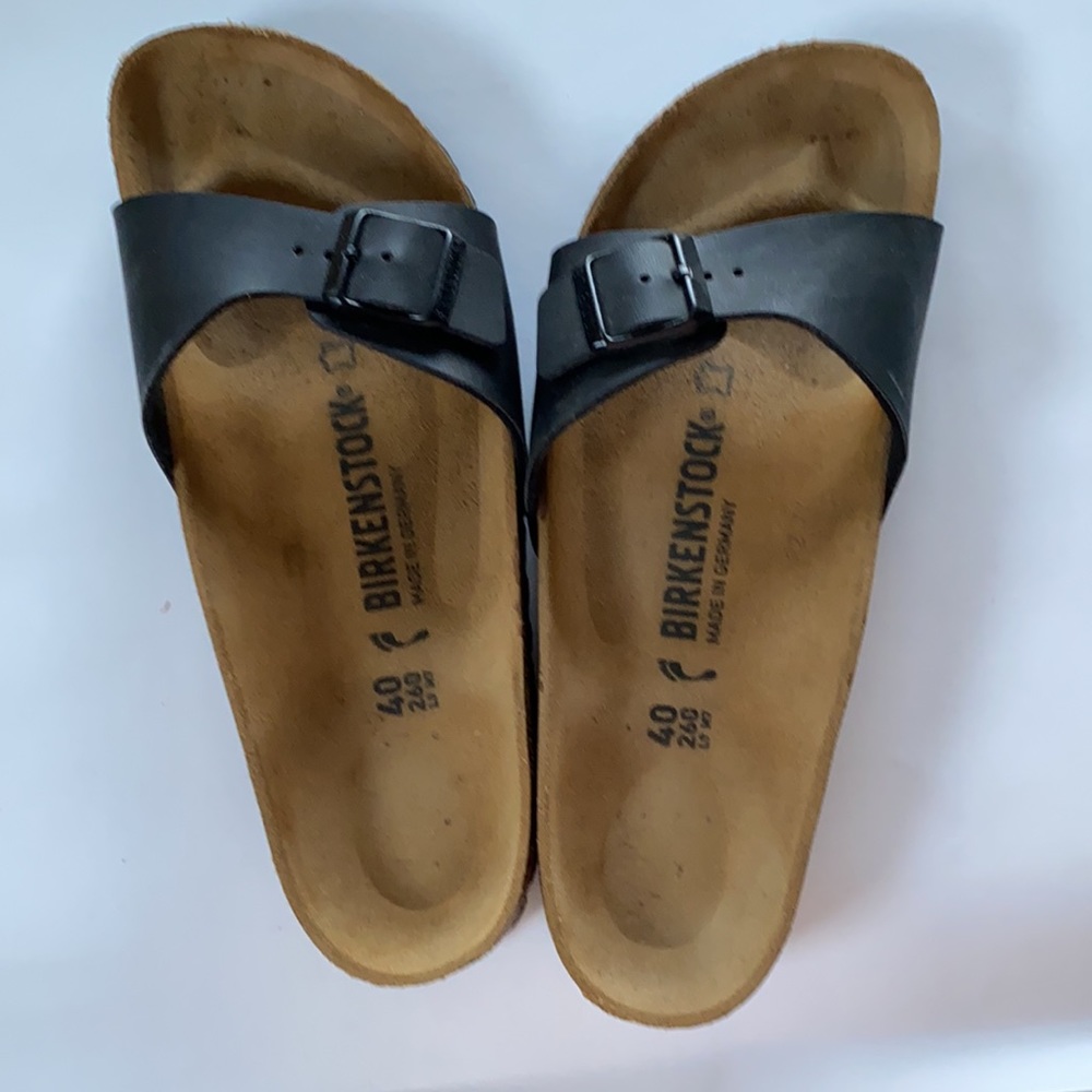 Birkenstock Black Single Strap Sandals - Picture 4 of 5